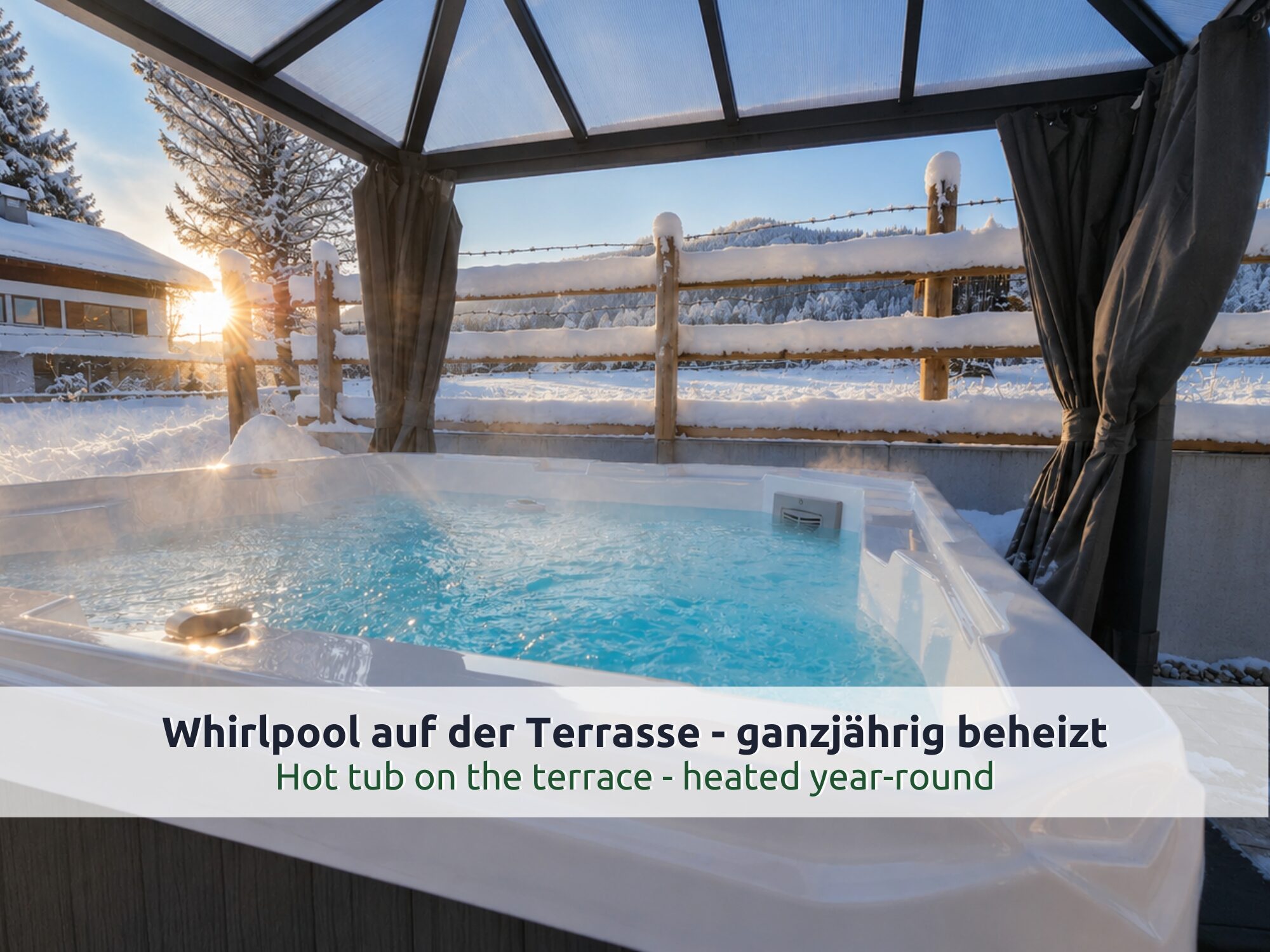 Chalet Reit im Winkl: dampfender Whirlpool unter einem Pavillon im Winter