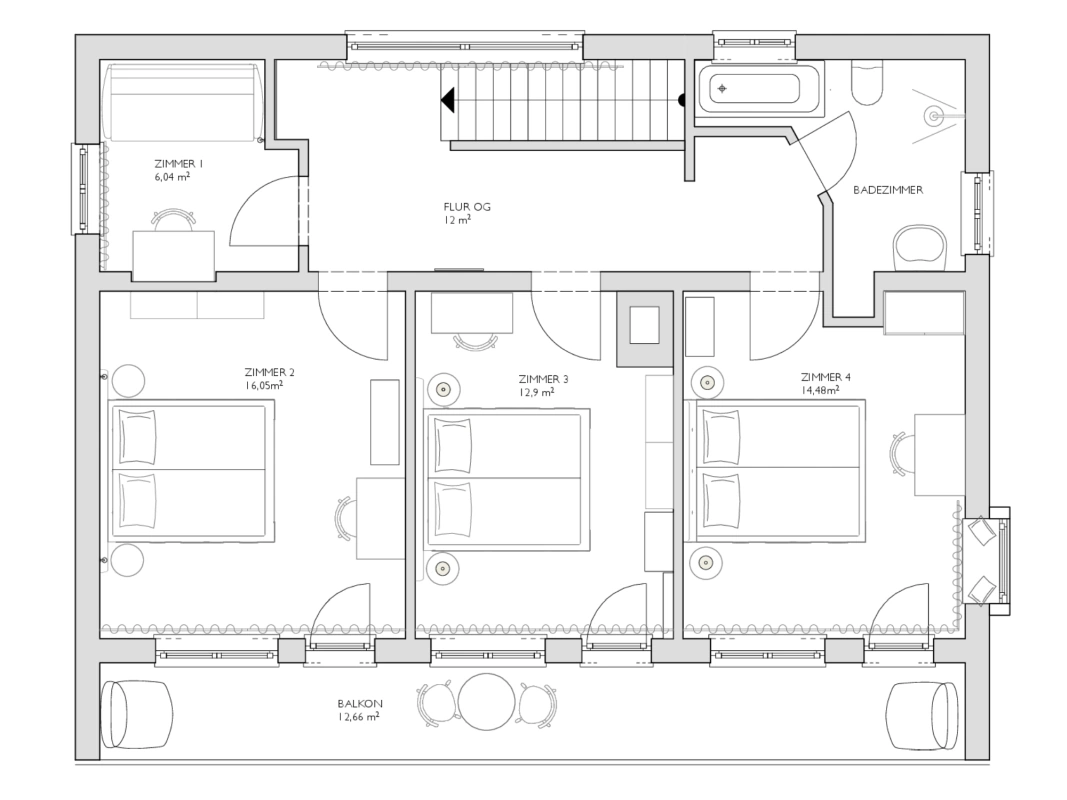Ferienhaus Ruhpolding: Grundriss Obergeschoss mit vier Zimmern, Badezimmer und Balkon